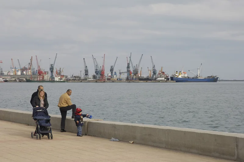 Atatürki park (Mersin) – mereäärne promenaad koos monumendiga