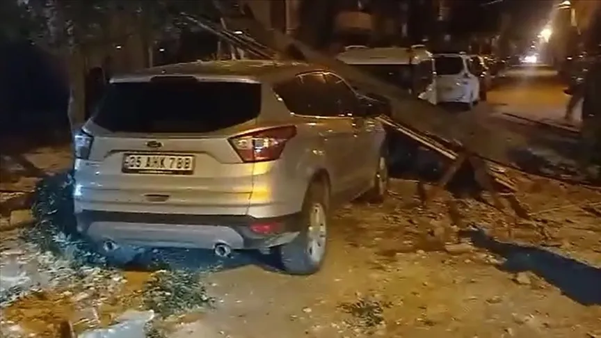 Hevige storm heeft het leven in Manisa negatief beïnvloed