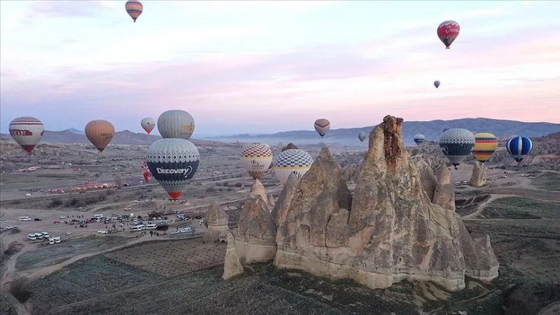 L'année dernière, 754 mille 98 personnes ont participé à des tours en ballon en Cappadoce.
