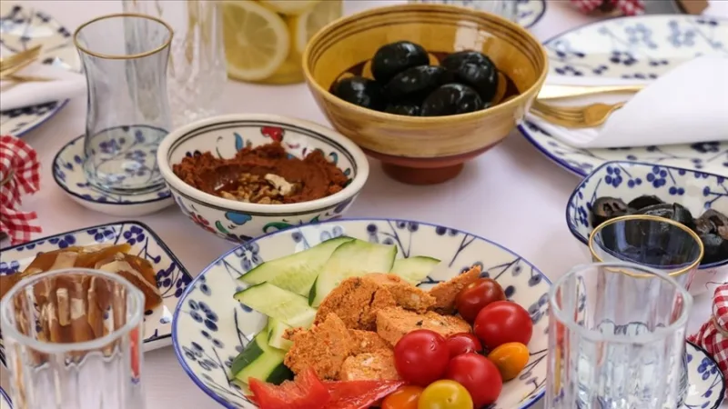 Эксперты рекомендуют «постепенный переход к обычному режиму питания» после Рамадана