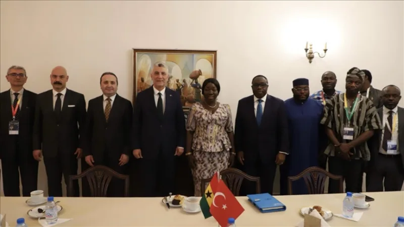 볼라트 장관은 세계무역기구(WTO) 제14차 각료회의 기간 동안 양자 회담을 가졌다