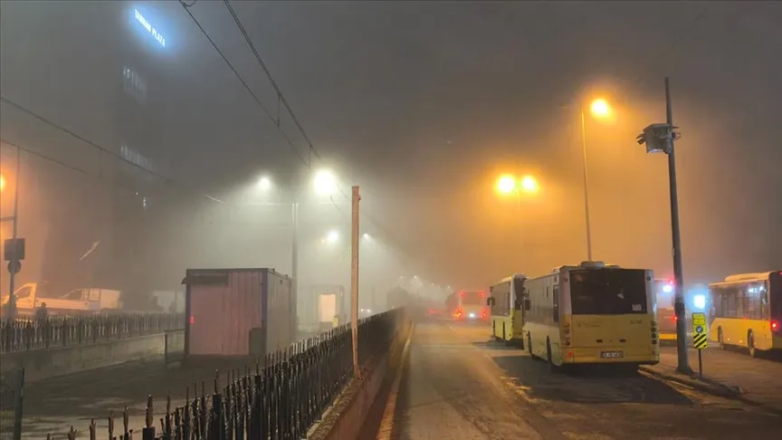 V některých istanbulských čtvrtích se vyskytla mlha