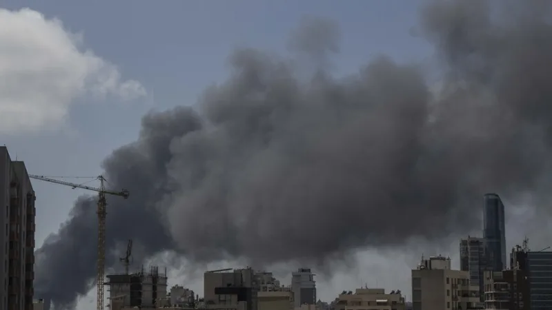 이스라엘은 레바논 남부 빈트 주베일에서 포위를 완료하고 점령을 시작했다고 발표했다