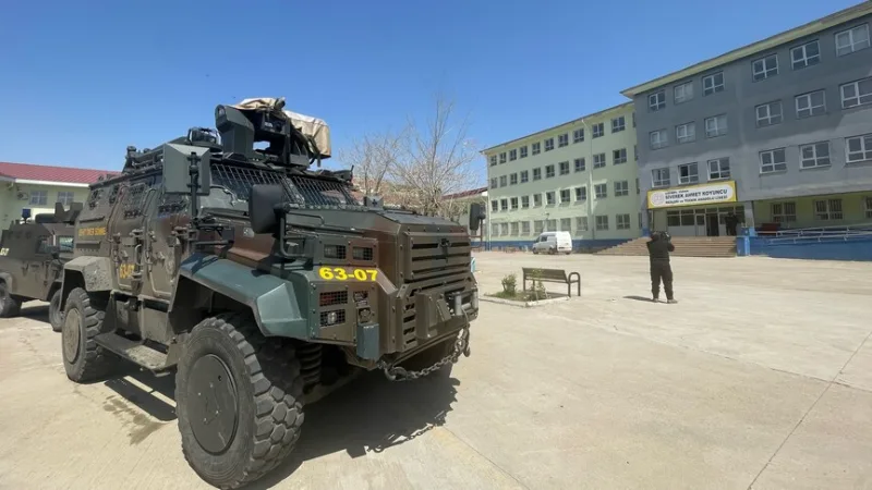 Šanlıurfoje sulaikyti 16 įtariamųjų, susijusių su ginkluotu išpuoliu mokykloje