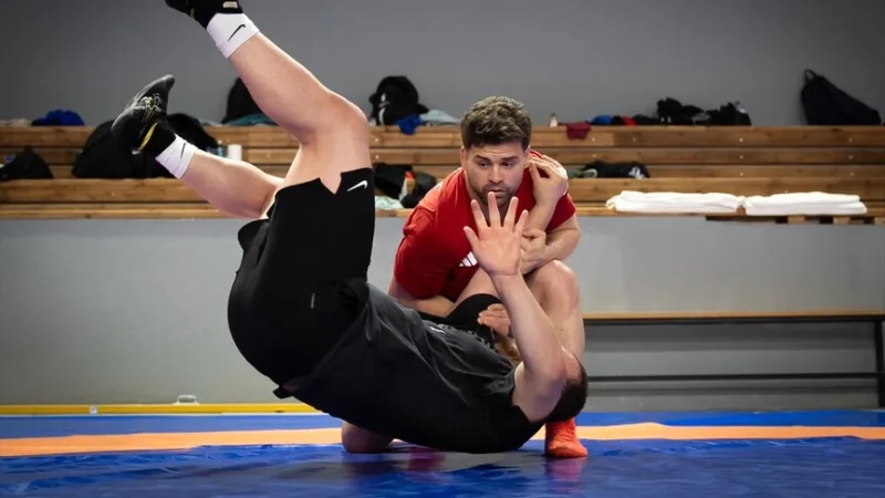 حان وقت «الذهب» للمصارع الوطني عثمان غوجين