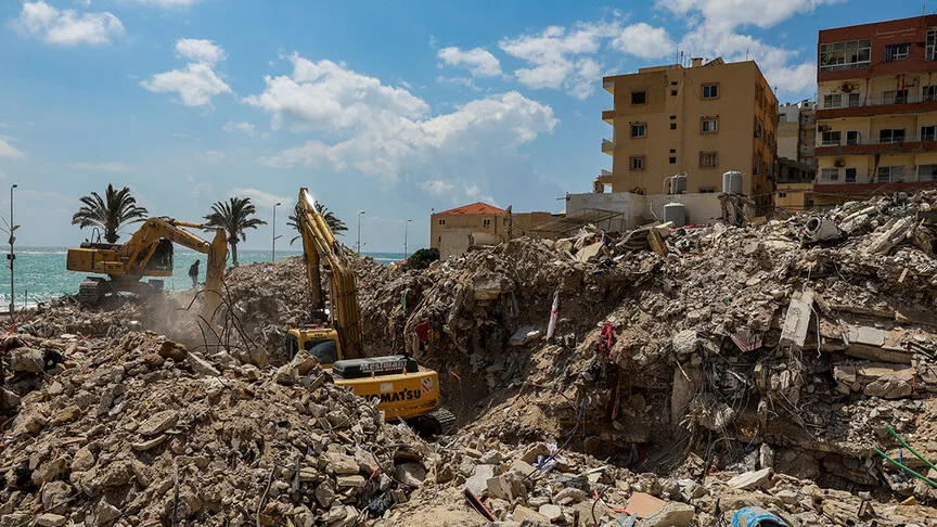 イスラエル軍はレバノン南部で多数の住宅を攻撃した