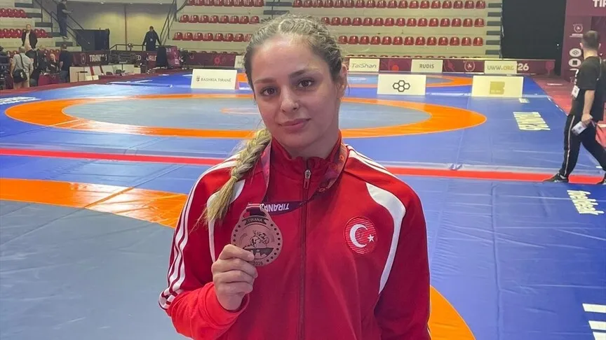 Reprezentantka v zápase Tuba Demir se umístila na třetím místě na mistrovství Evropy