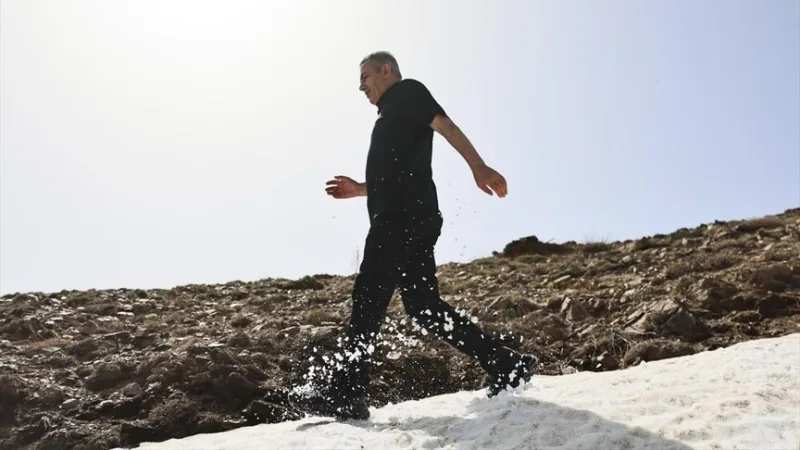 愛国心を掻き立てる「エフェル街道」が、この地域に観光の活気をもたらしている