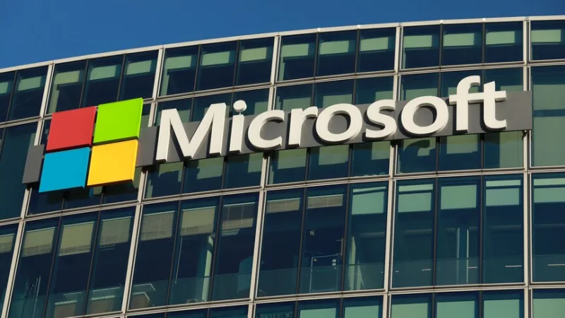 Doniesiono, że izraelskie biuro firmy Microsoft tymczasowo przeniosło swoją siedzibę do Francji